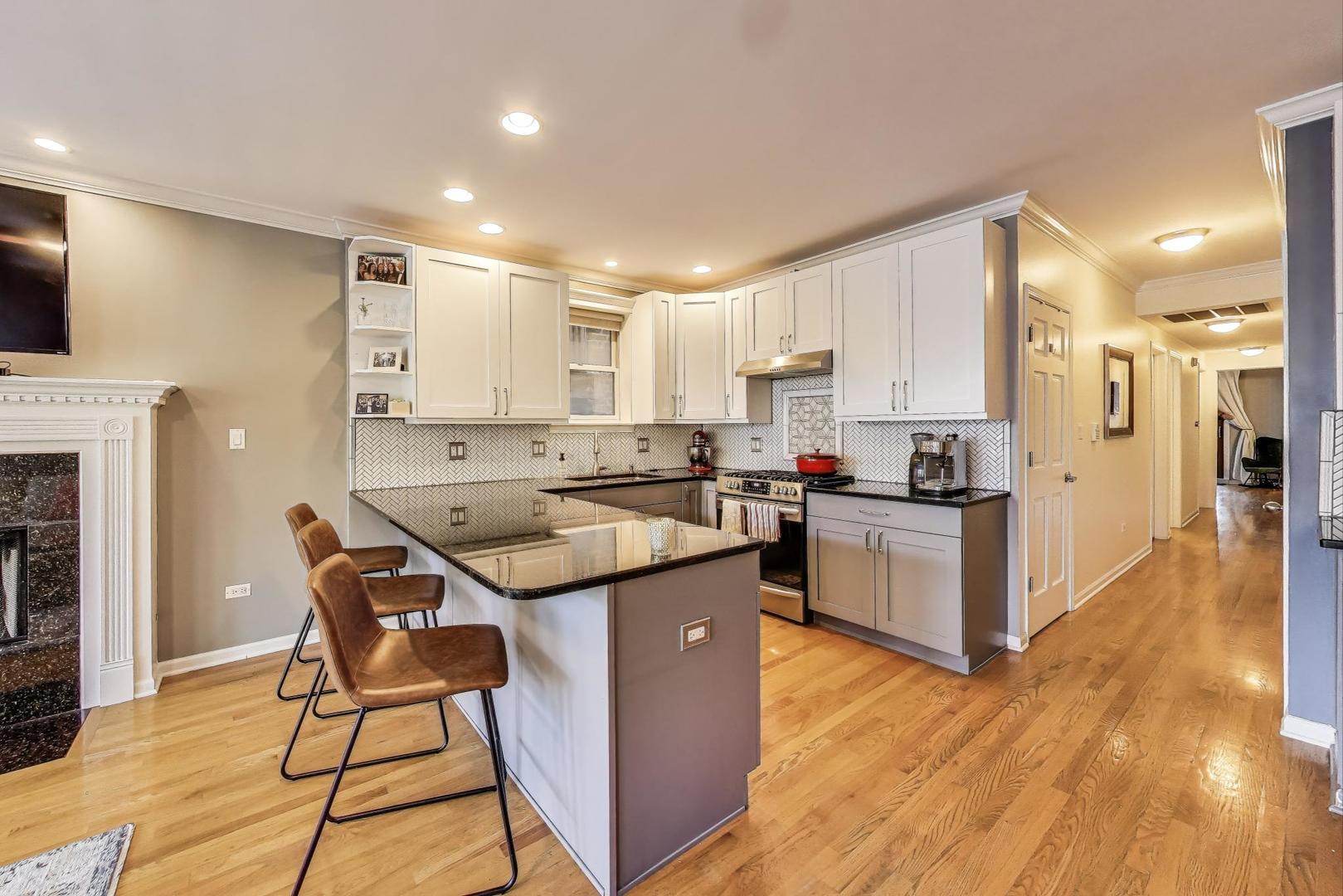 1012 N Wood Street Unit: 2