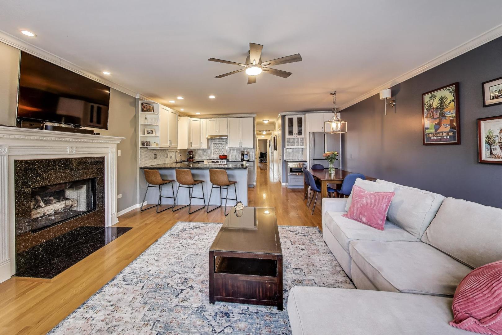 1012 N Wood Street Unit: 2