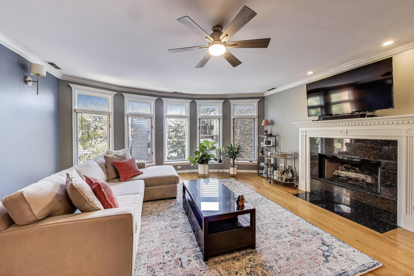 1012 N Wood Street Unit: 2