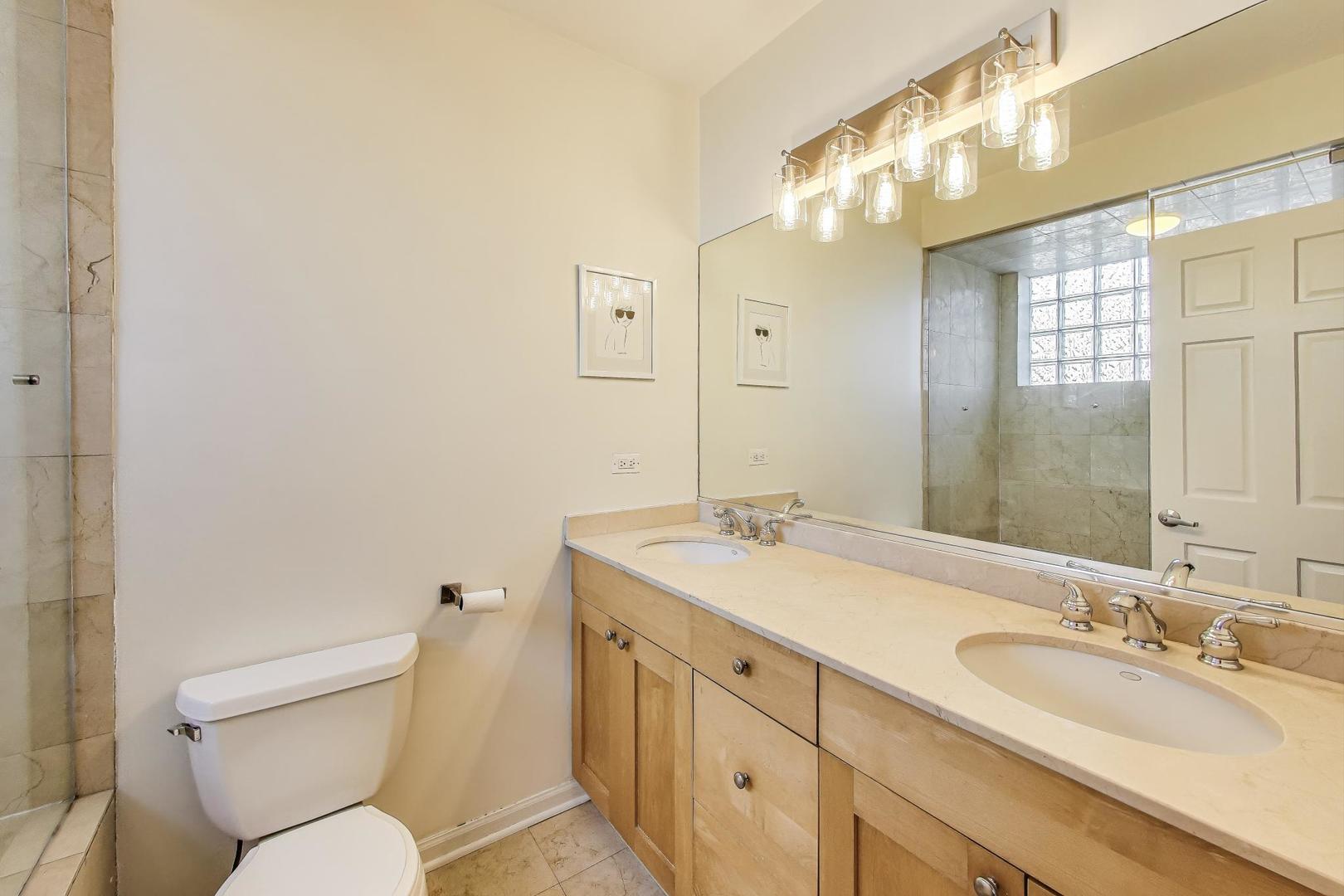 1012 N Wood Street Unit: 2