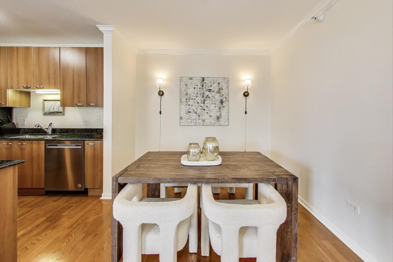 635 N Dearborn Street Unit: 2104