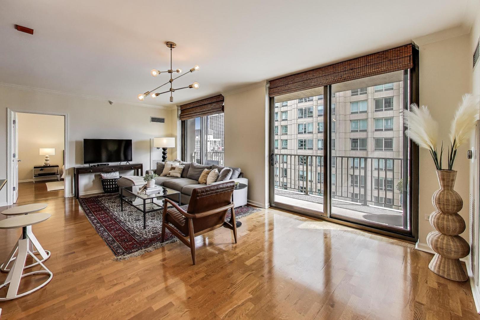 635 N Dearborn Street Unit: 2104