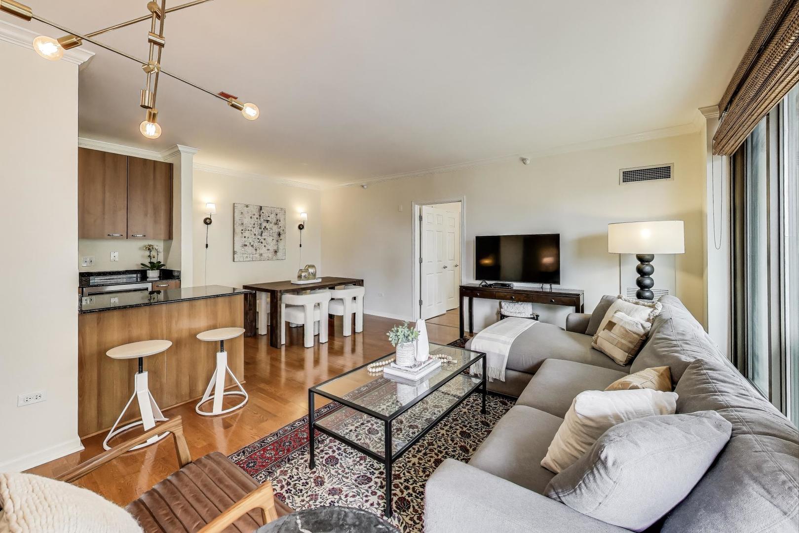 635 N Dearborn Street Unit: 2104