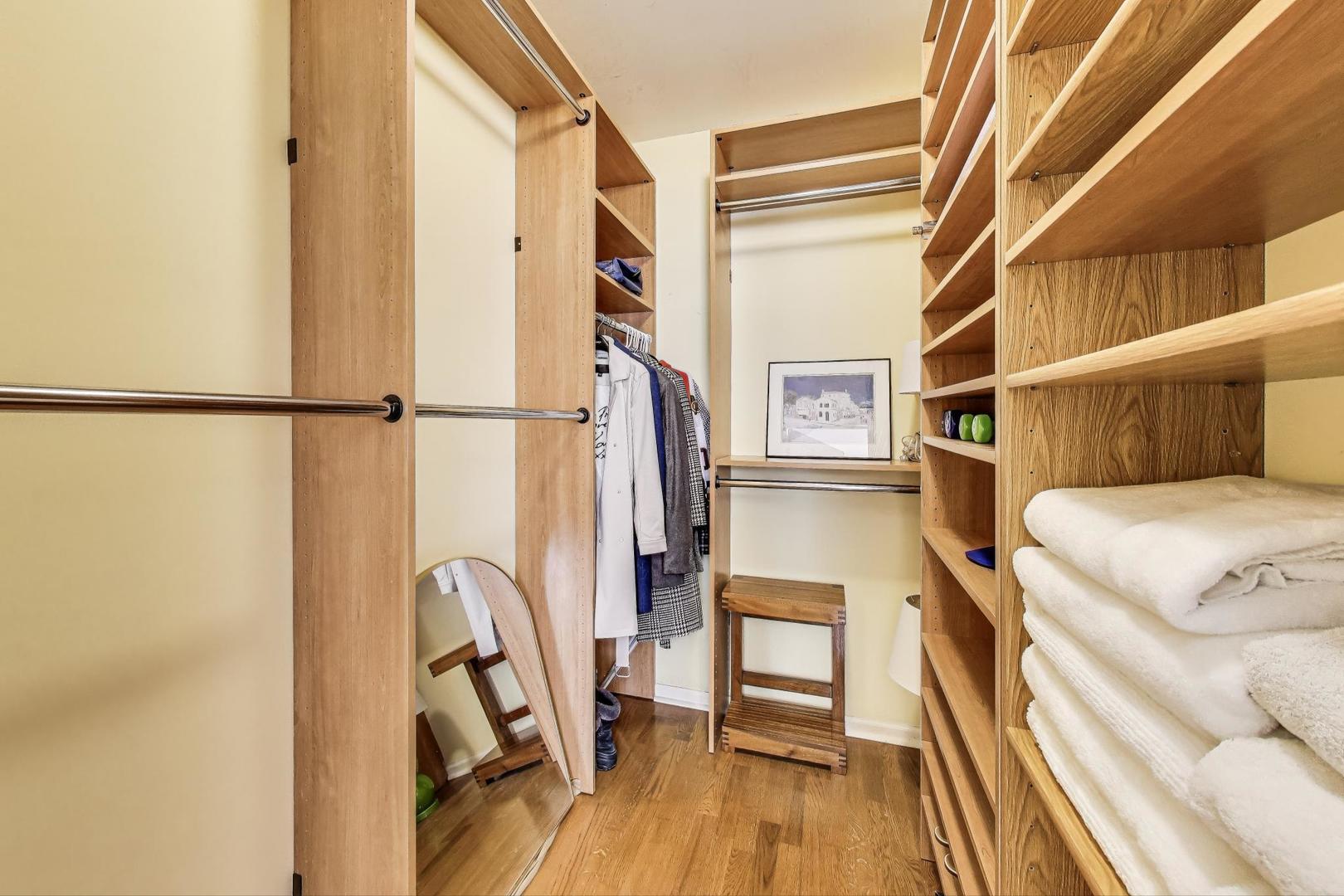 635 N Dearborn Street Unit: 2104