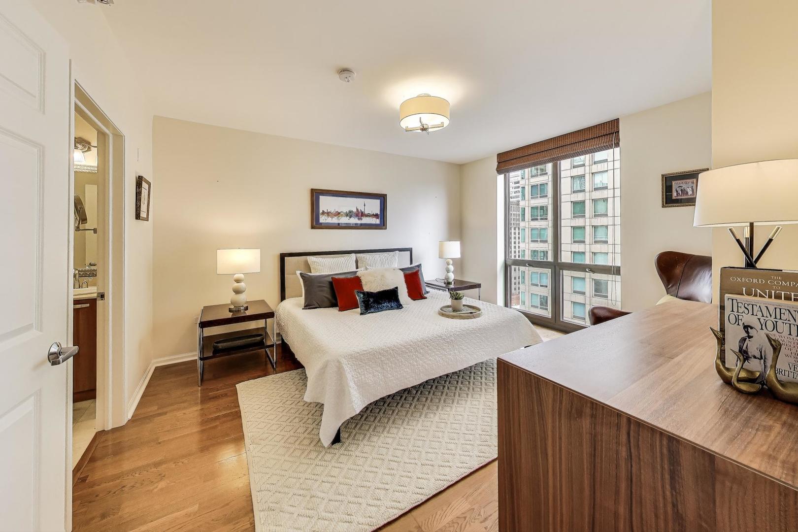 635 N Dearborn Street Unit: 2104