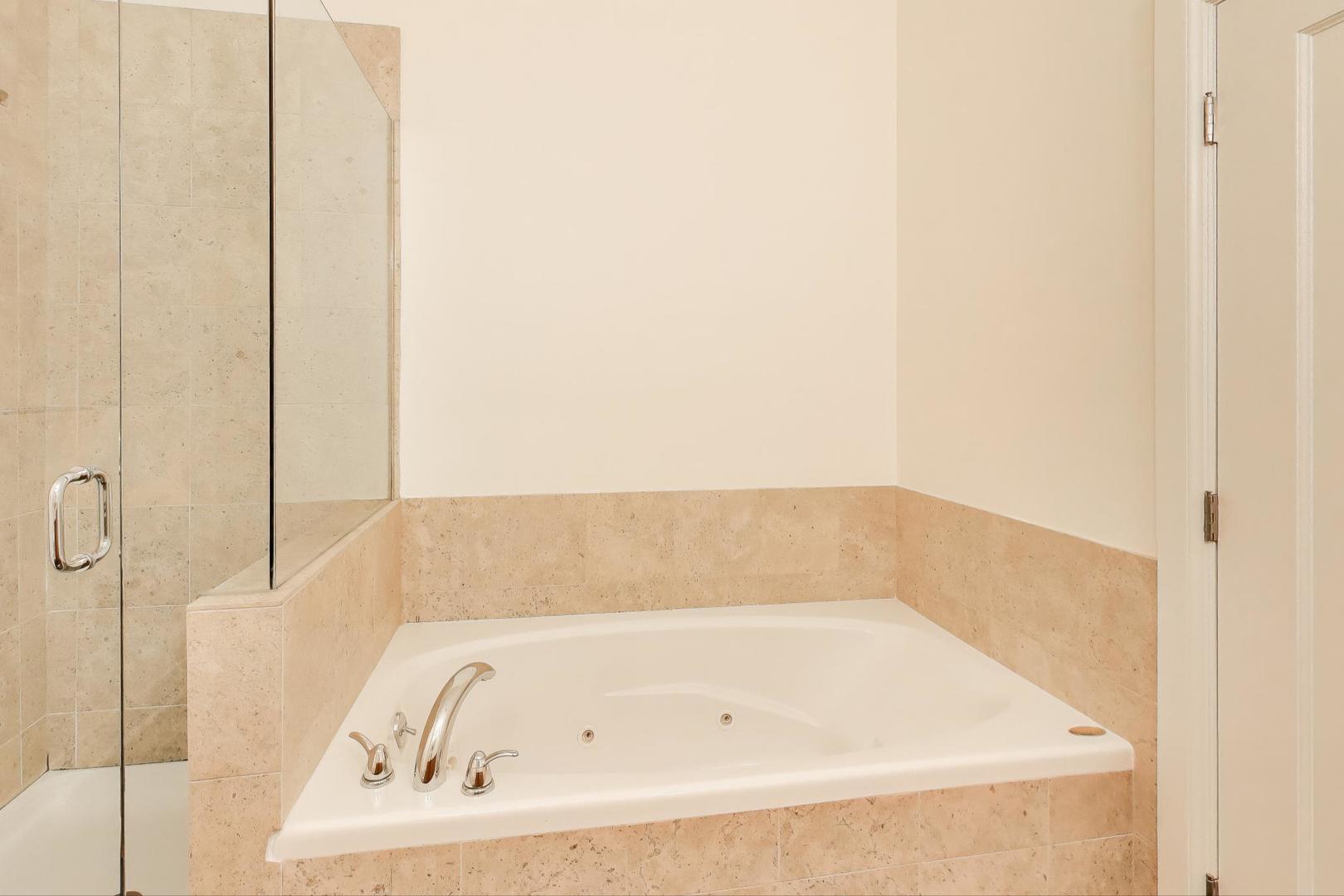 3601 N Southport Avenue Unit: 3A