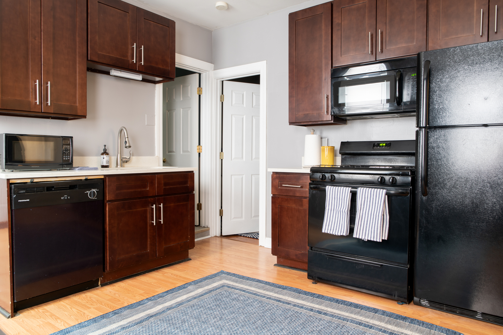 1437 N WICKER PARK Avenue