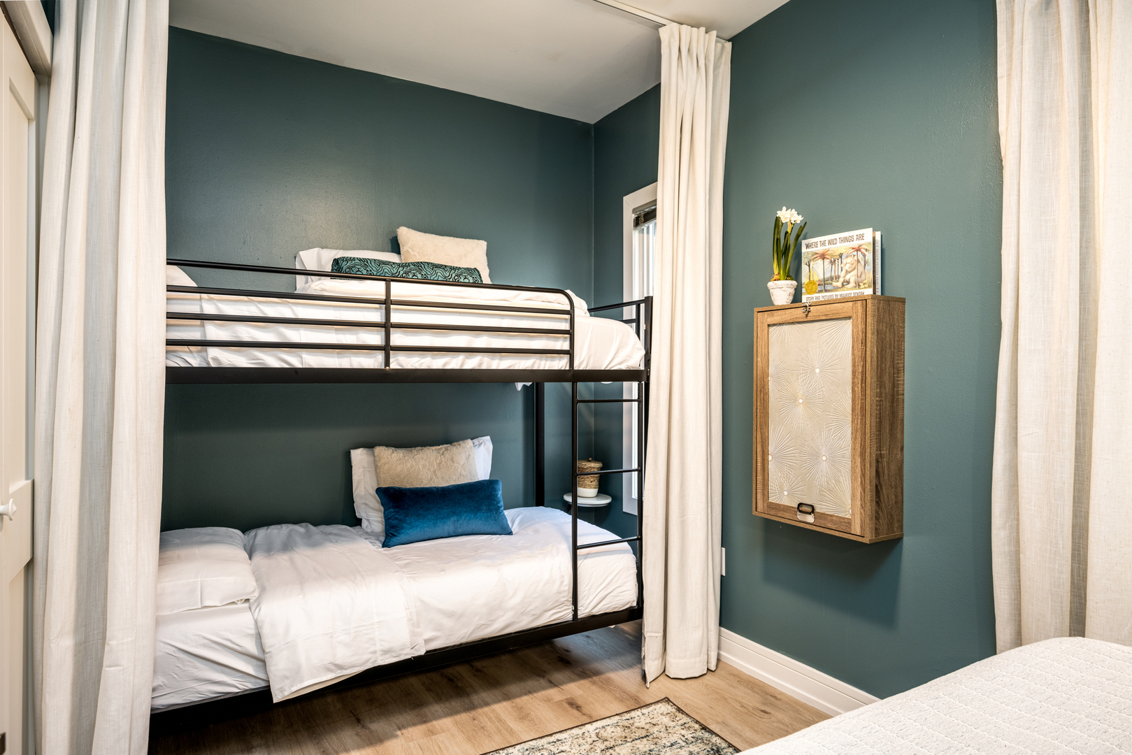 1437 N WICKER PARK Avenue