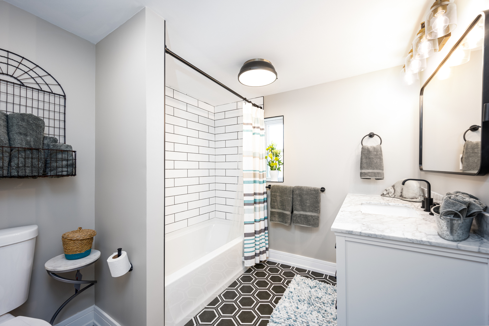 1437 N WICKER PARK Avenue