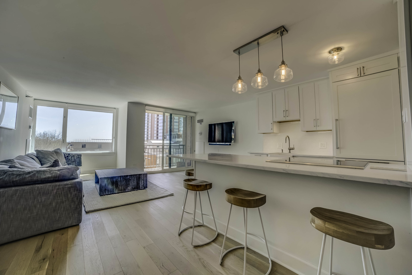 440 N Mcclurg Court Unit: 513