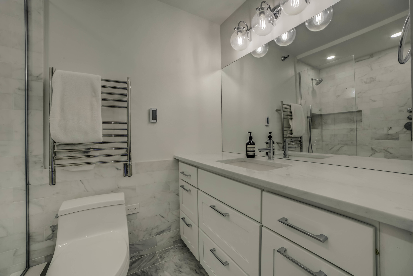 440 N Mcclurg Court Unit: 513