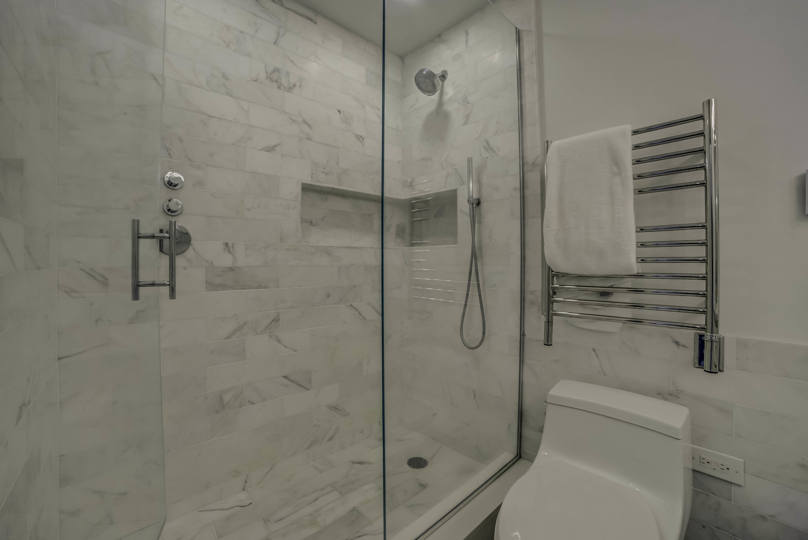 440 N Mcclurg Court Unit: 513