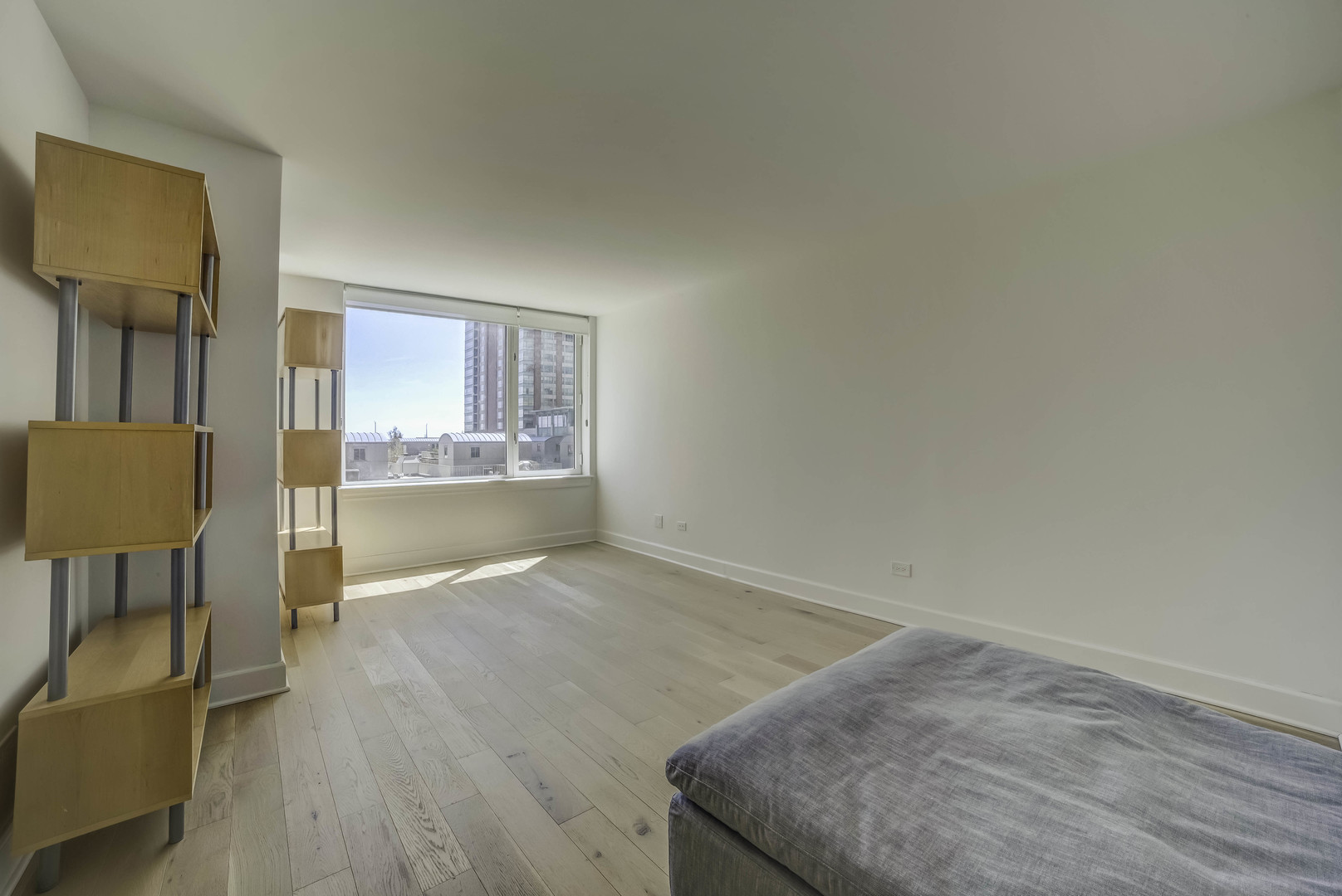 440 N Mcclurg Court Unit: 513