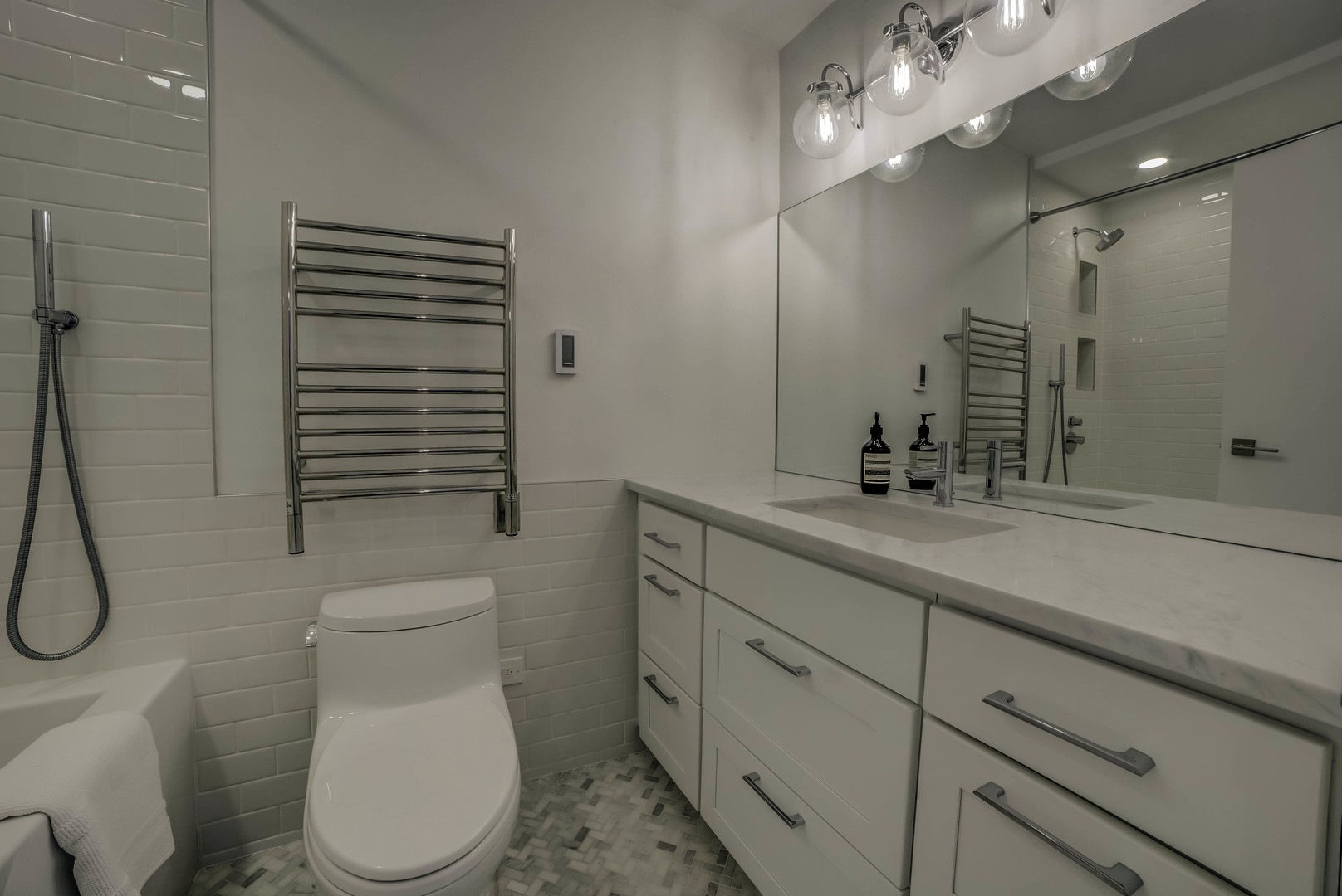 440 N Mcclurg Court Unit: 513