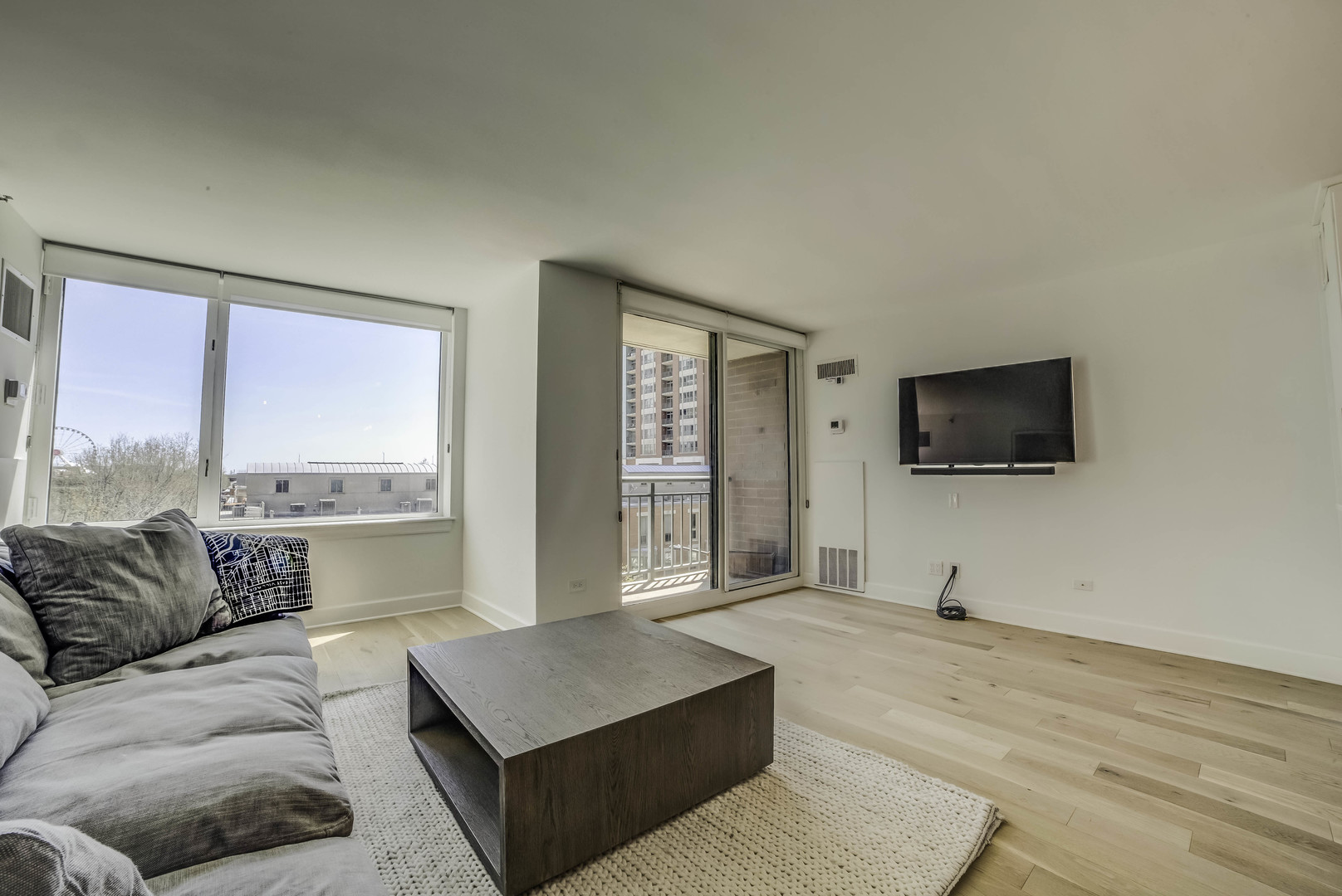 440 N Mcclurg Court Unit: 513