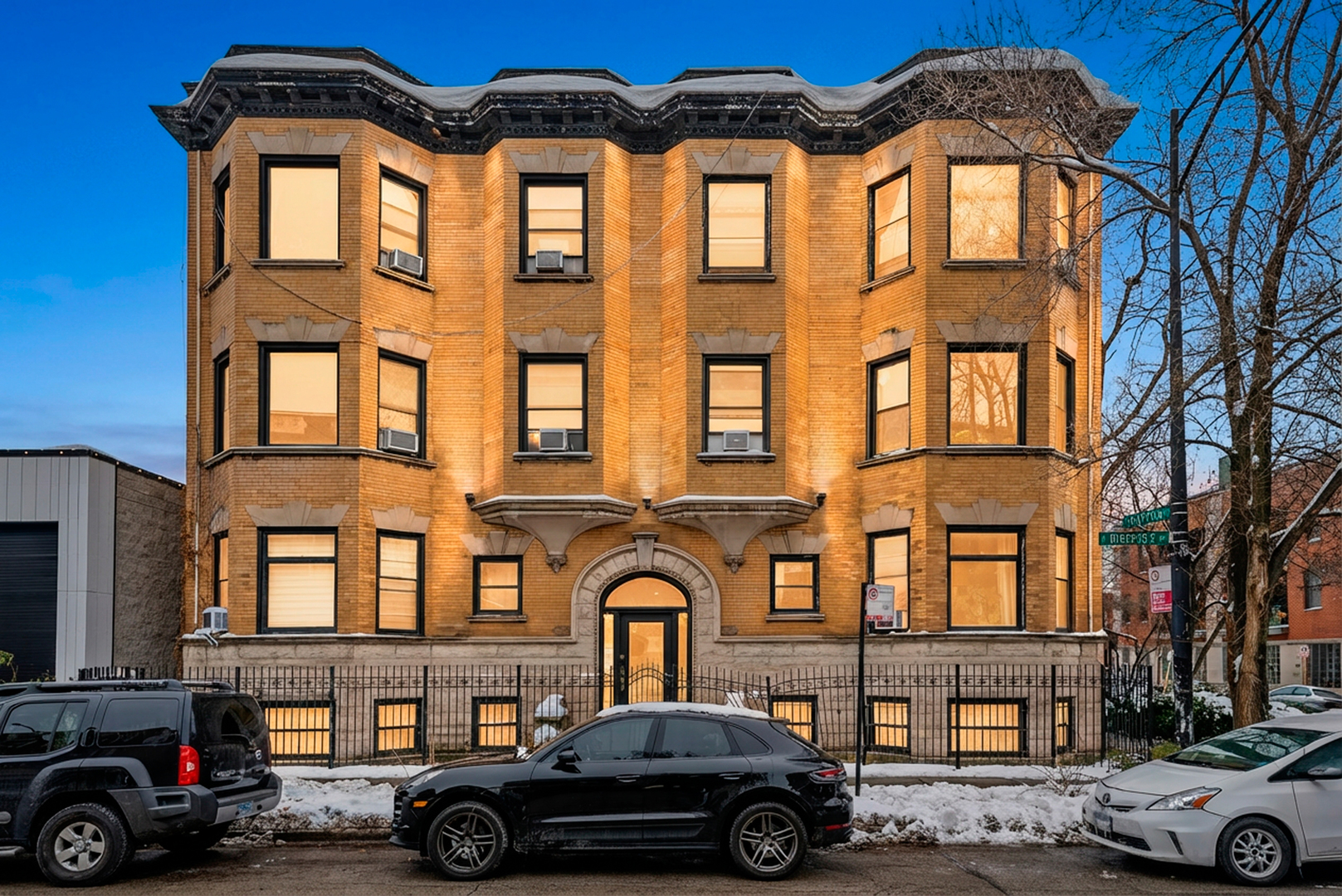 823 W Diversey Parkway Unit: 2