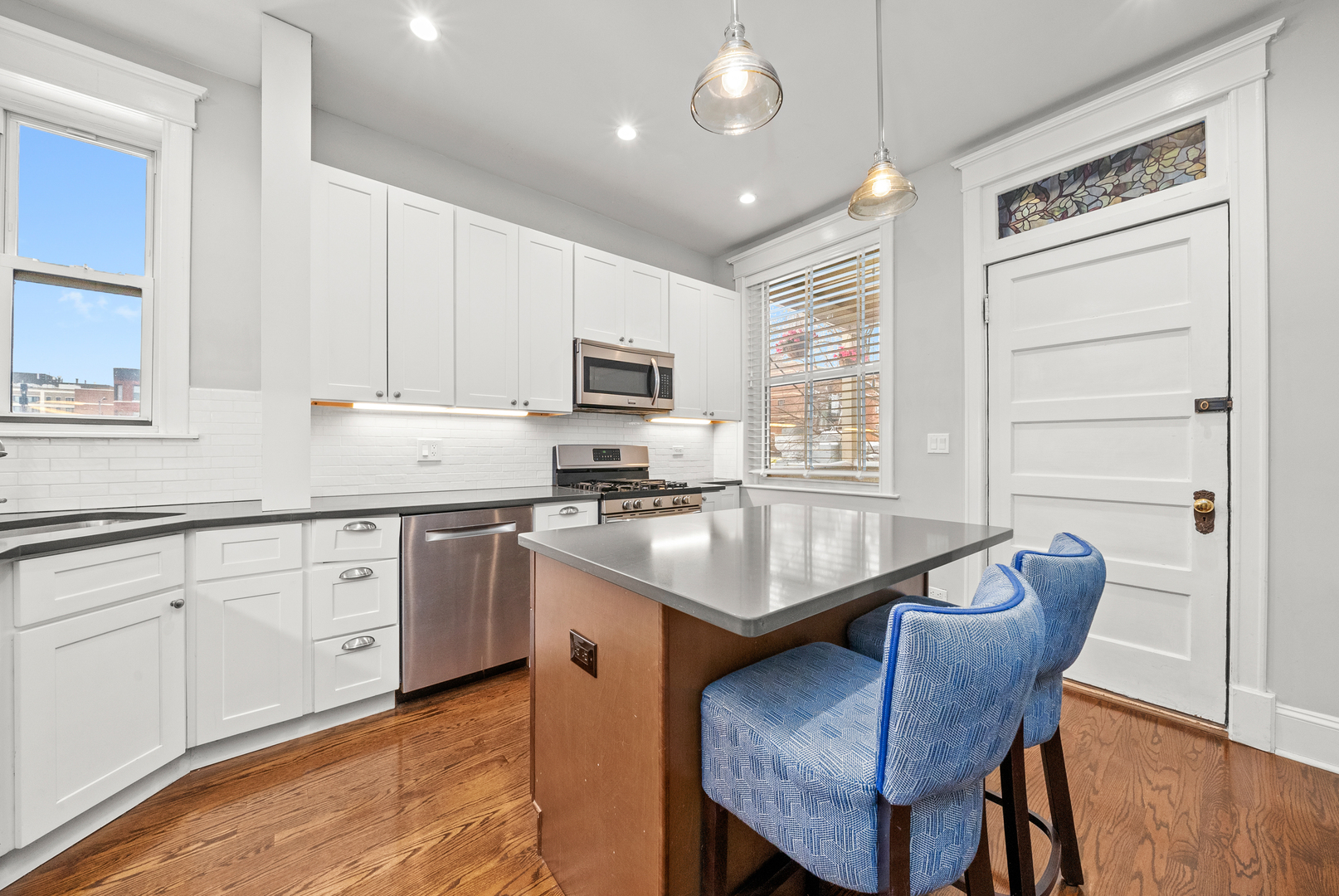 823 W Diversey Parkway Unit: 2