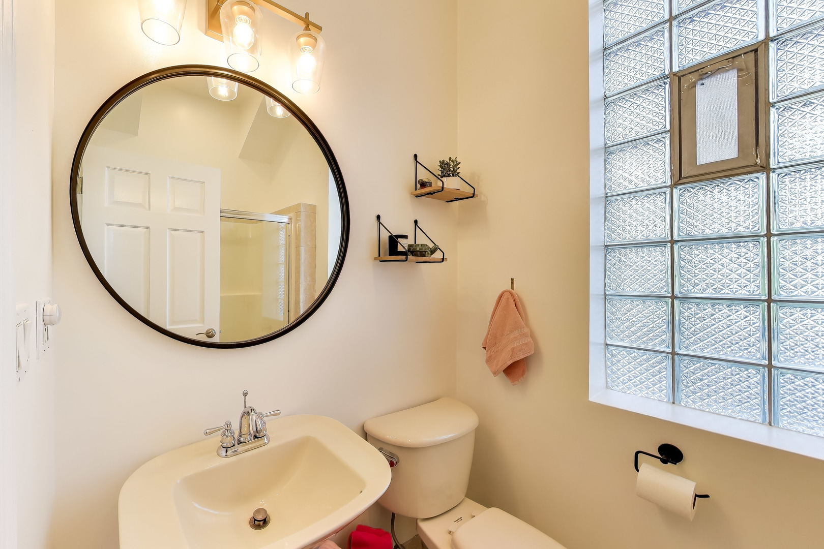 2134 W Crystal Street Unit: 3