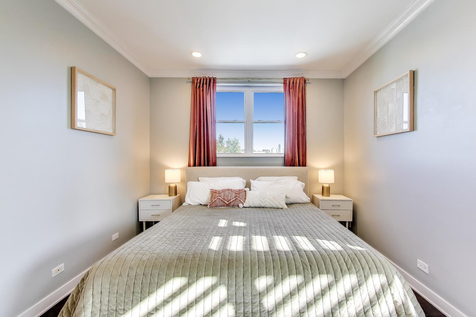 2134 W Crystal Street Unit: 3