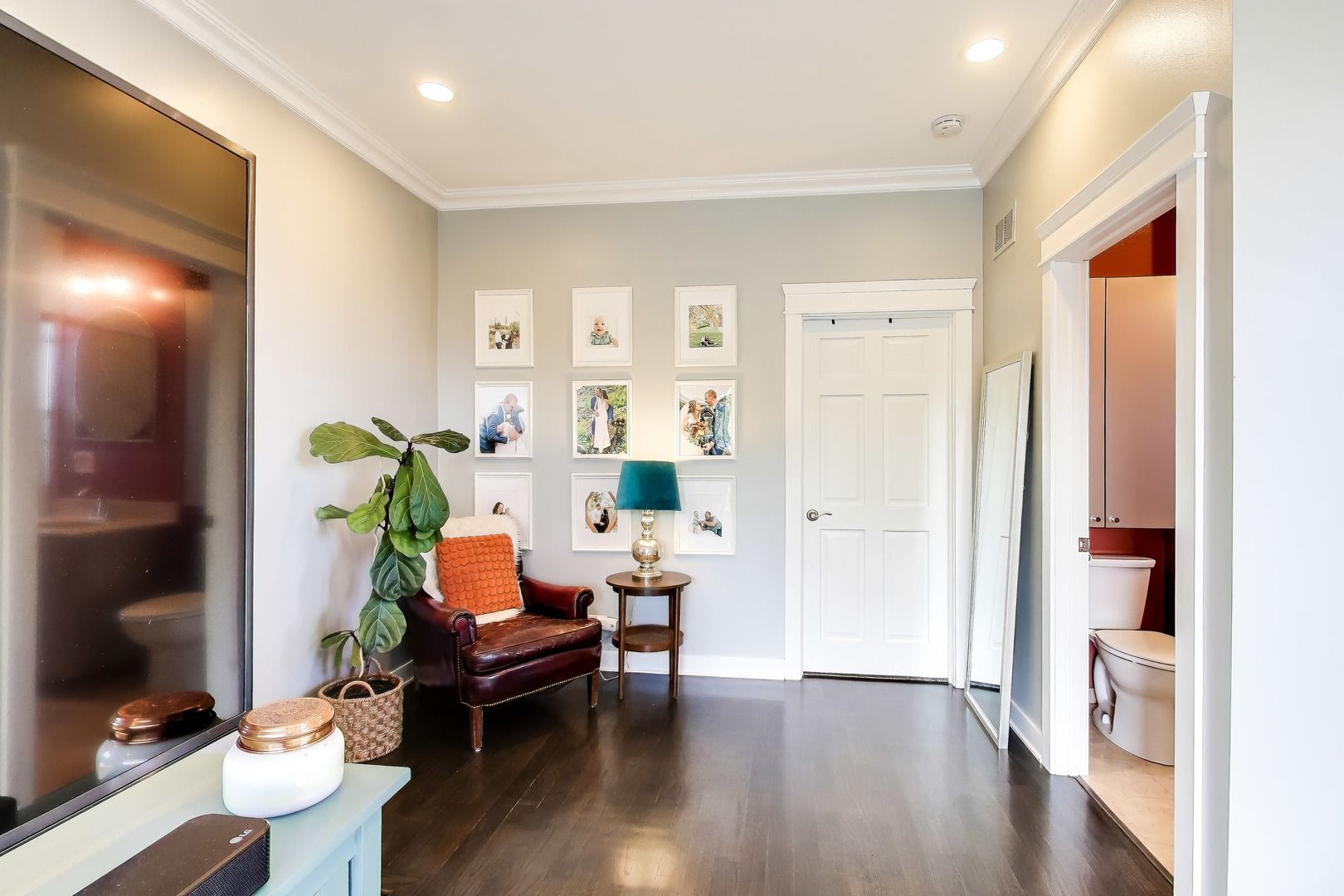 2134 W Crystal Street Unit: 3