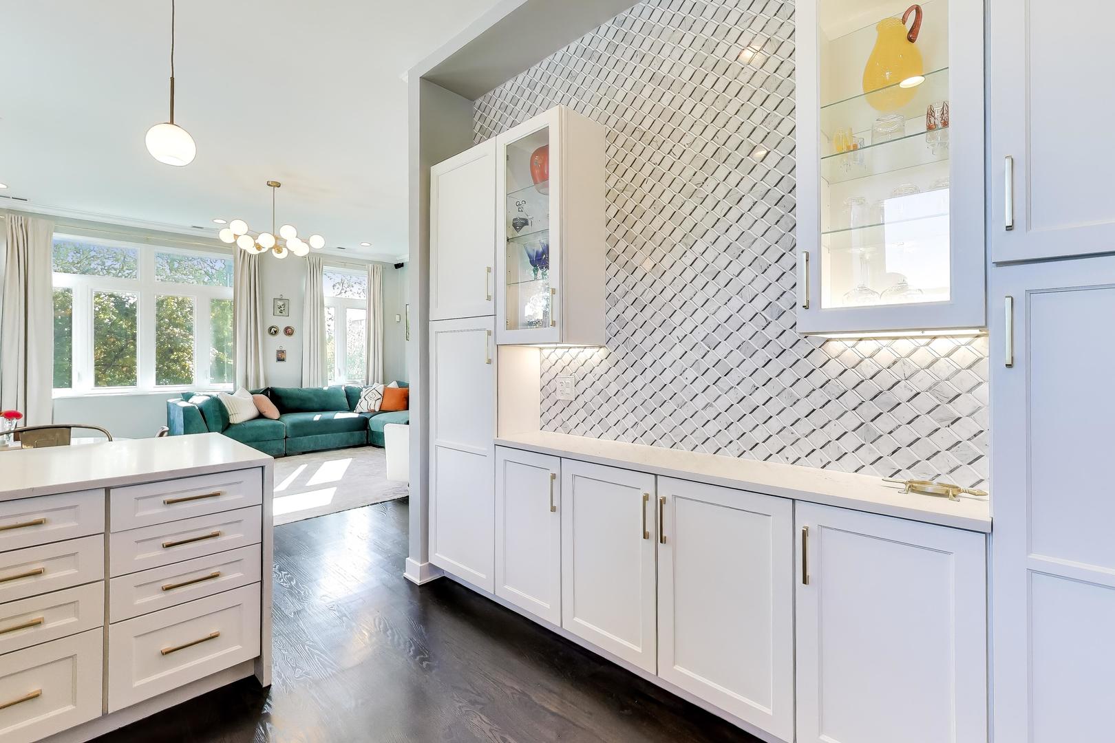 2134 W Crystal Street Unit: 3