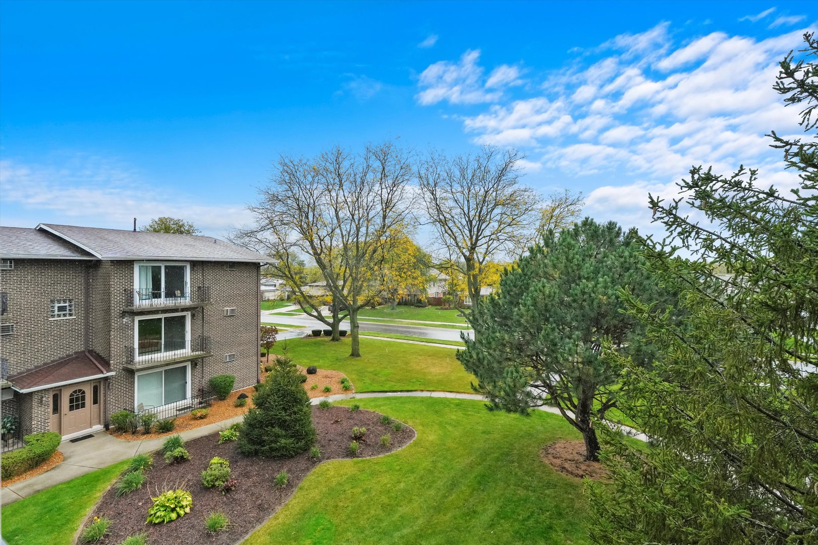 9016 W 140th Street W Unit: 3A