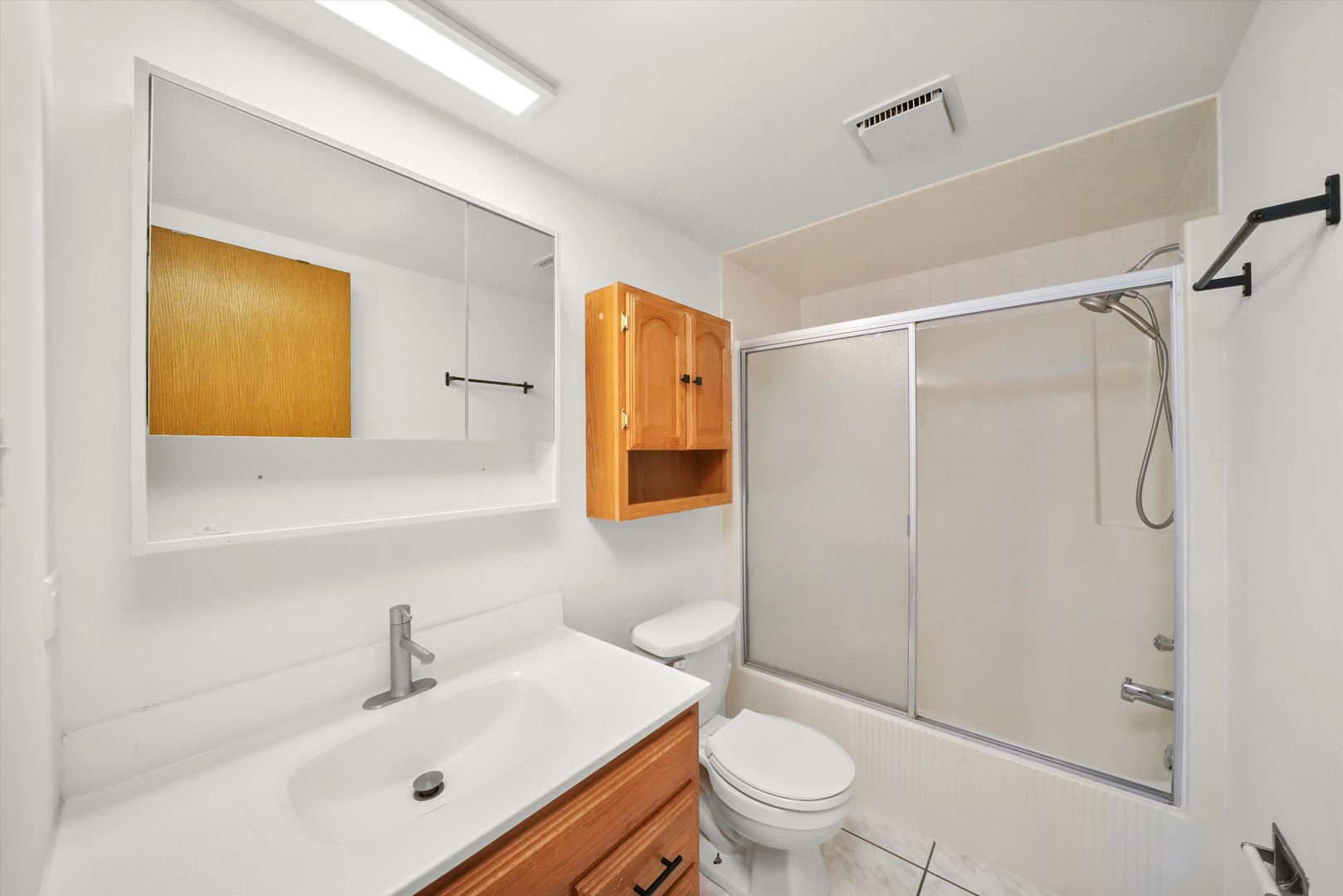 9016 W 140th Street W Unit: 3A