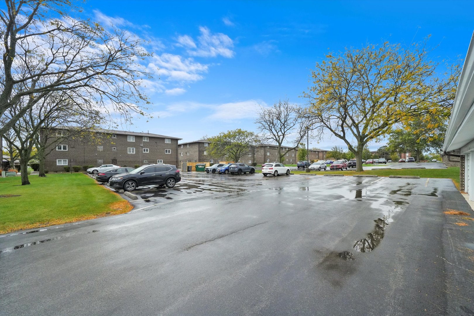 9016 W 140th Street W Unit: 3A