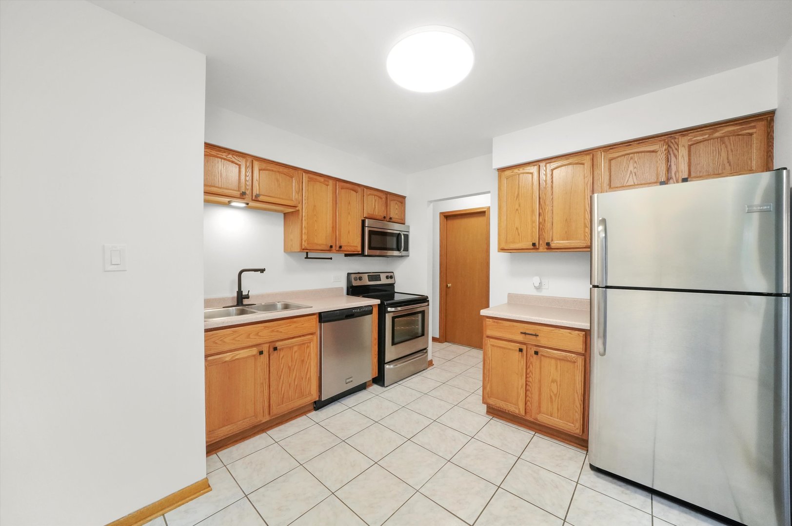 9016 W 140th Street W Unit: 3A