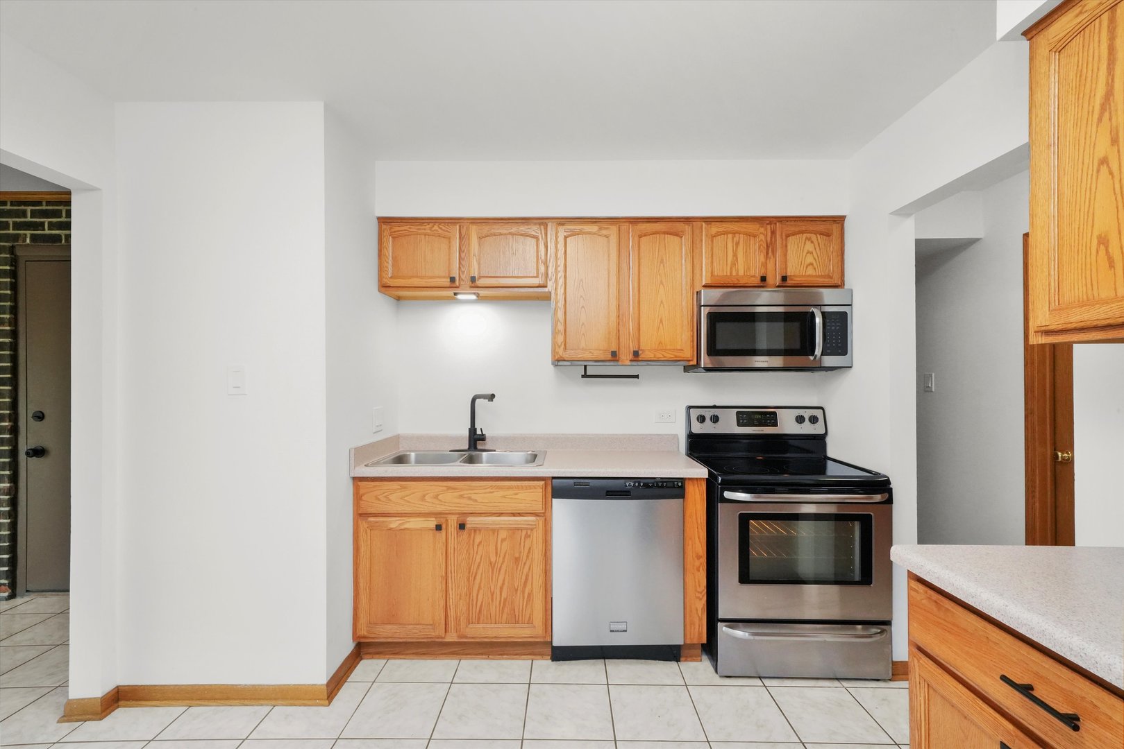 9016 W 140th Street W Unit: 3A