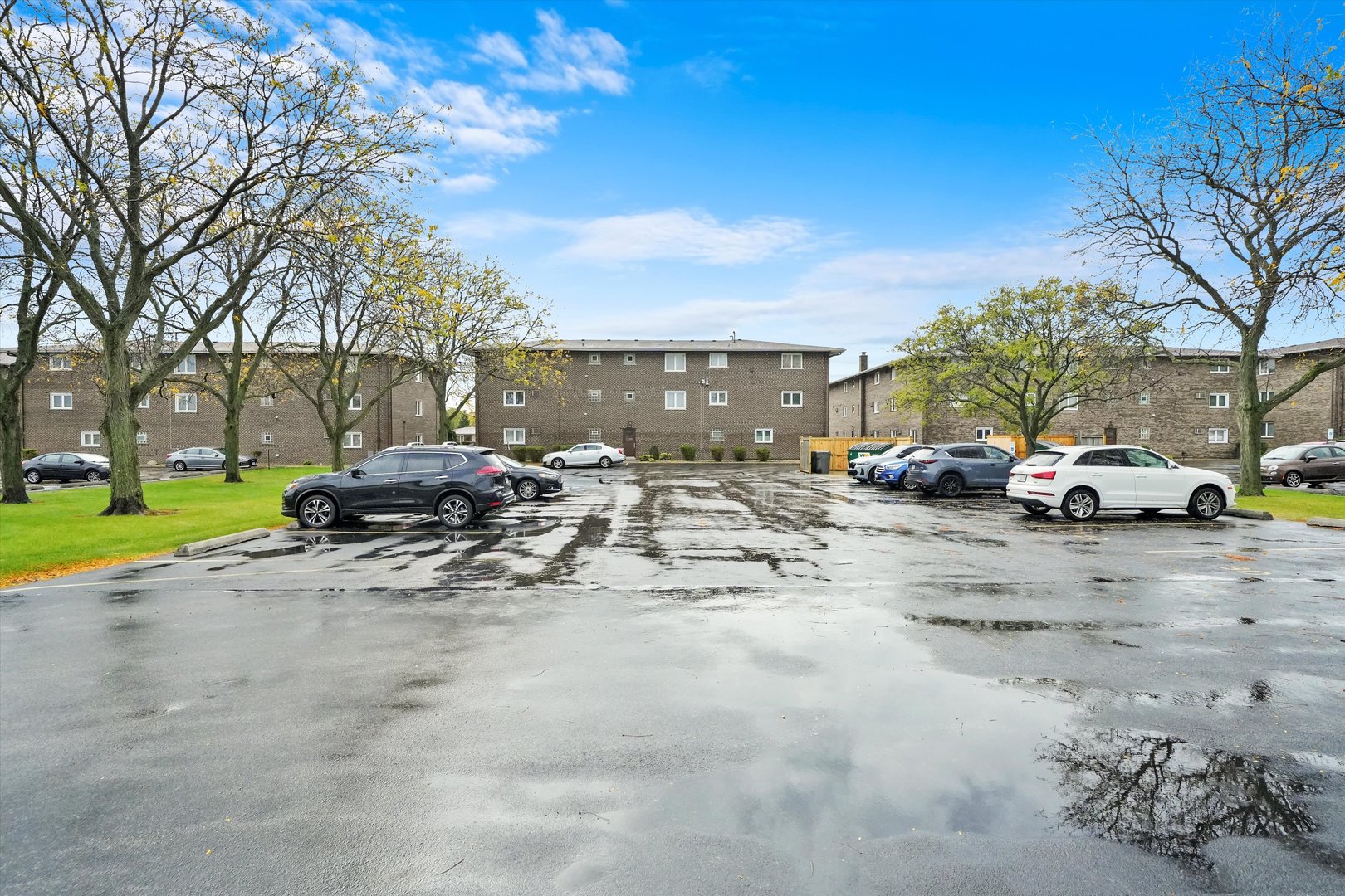 9016 W 140th Street W Unit: 3A