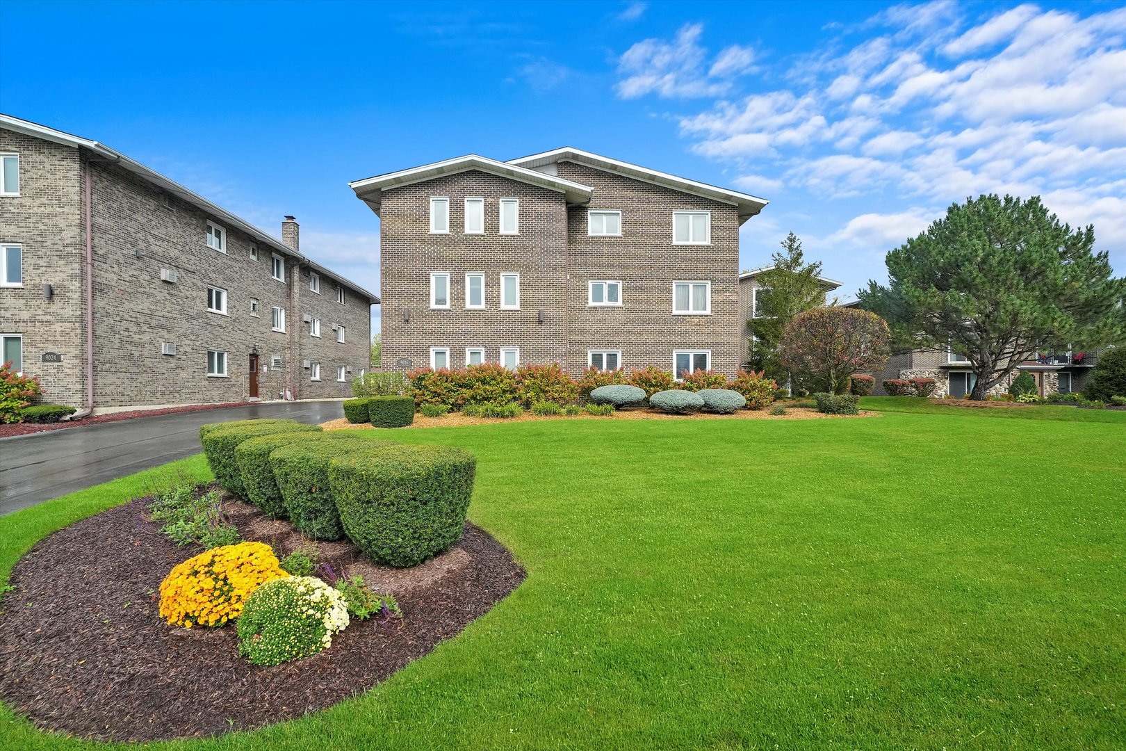 9016 W 140th Street W Unit: 3A