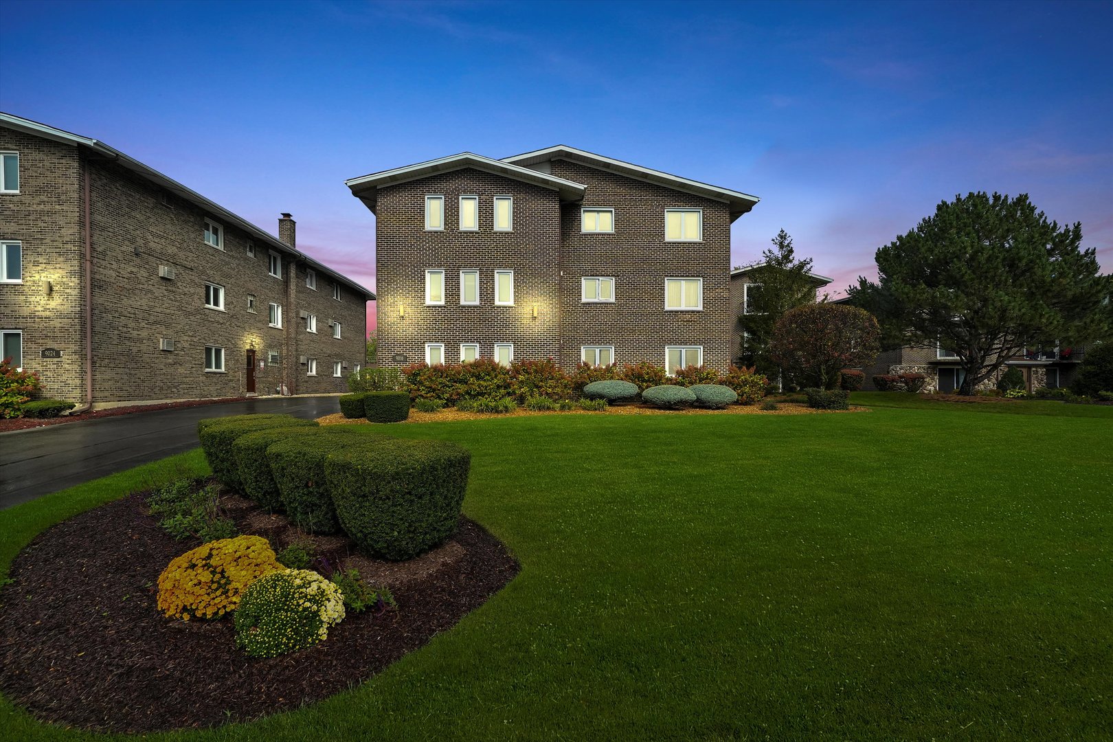 9016 W 140th Street W Unit: 3A