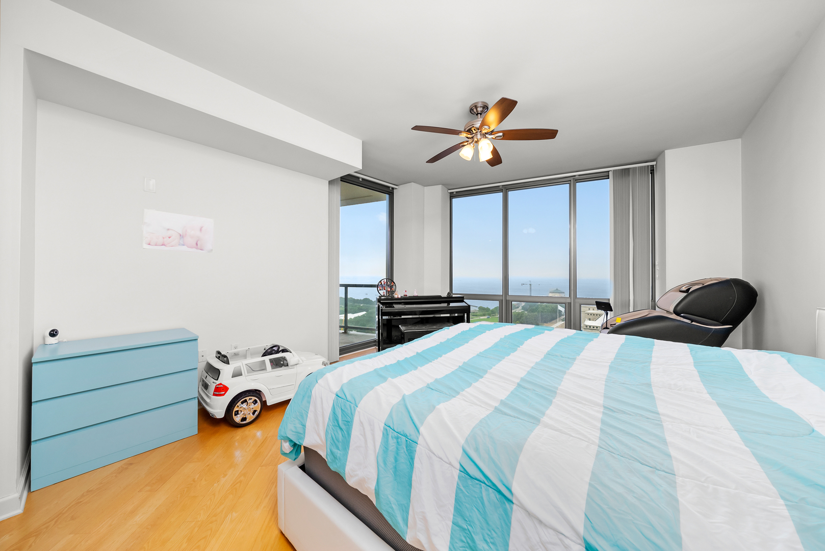 1235 S PRAIRIE Avenue Unit: 2101