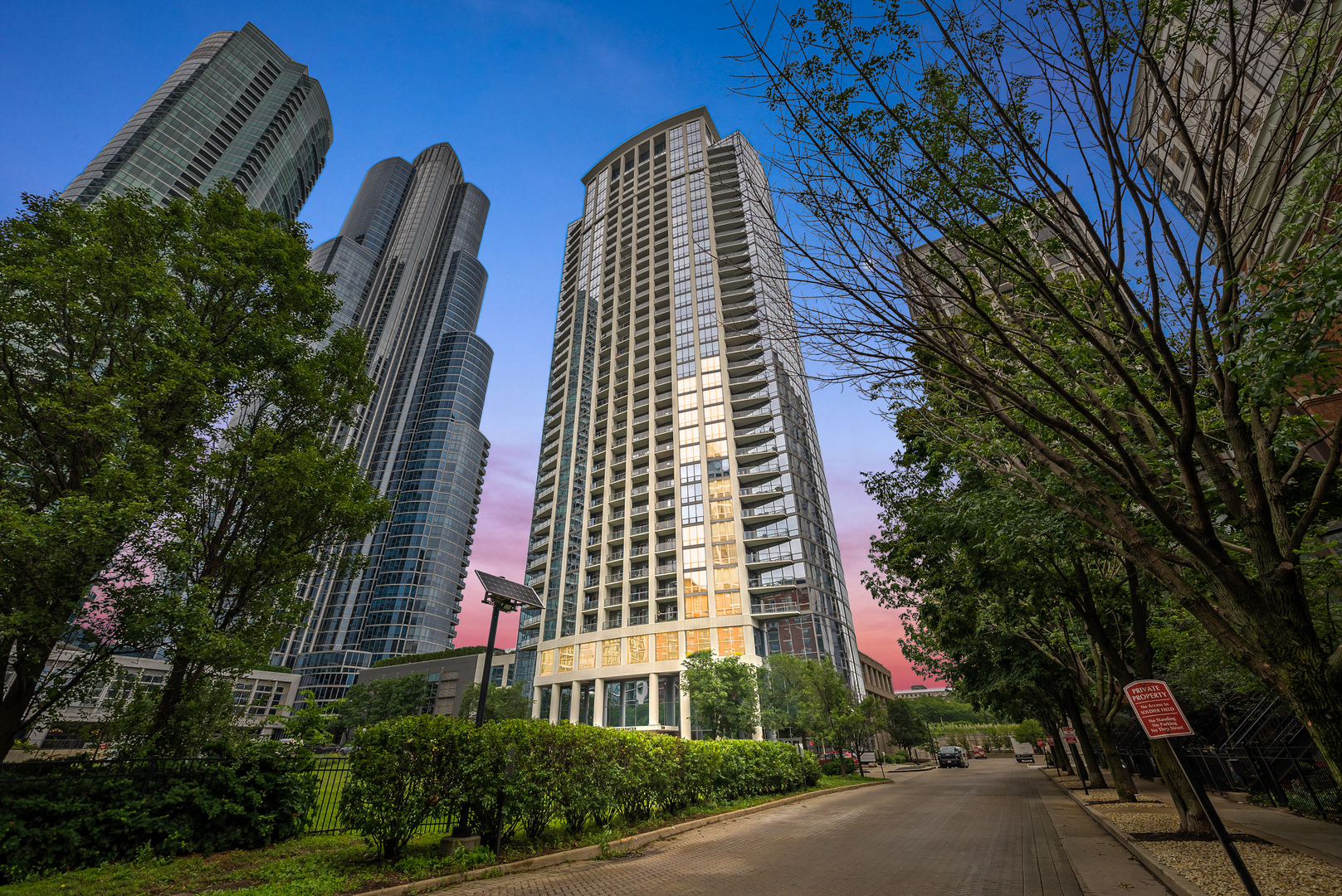 1235 S PRAIRIE Avenue Unit: 2101