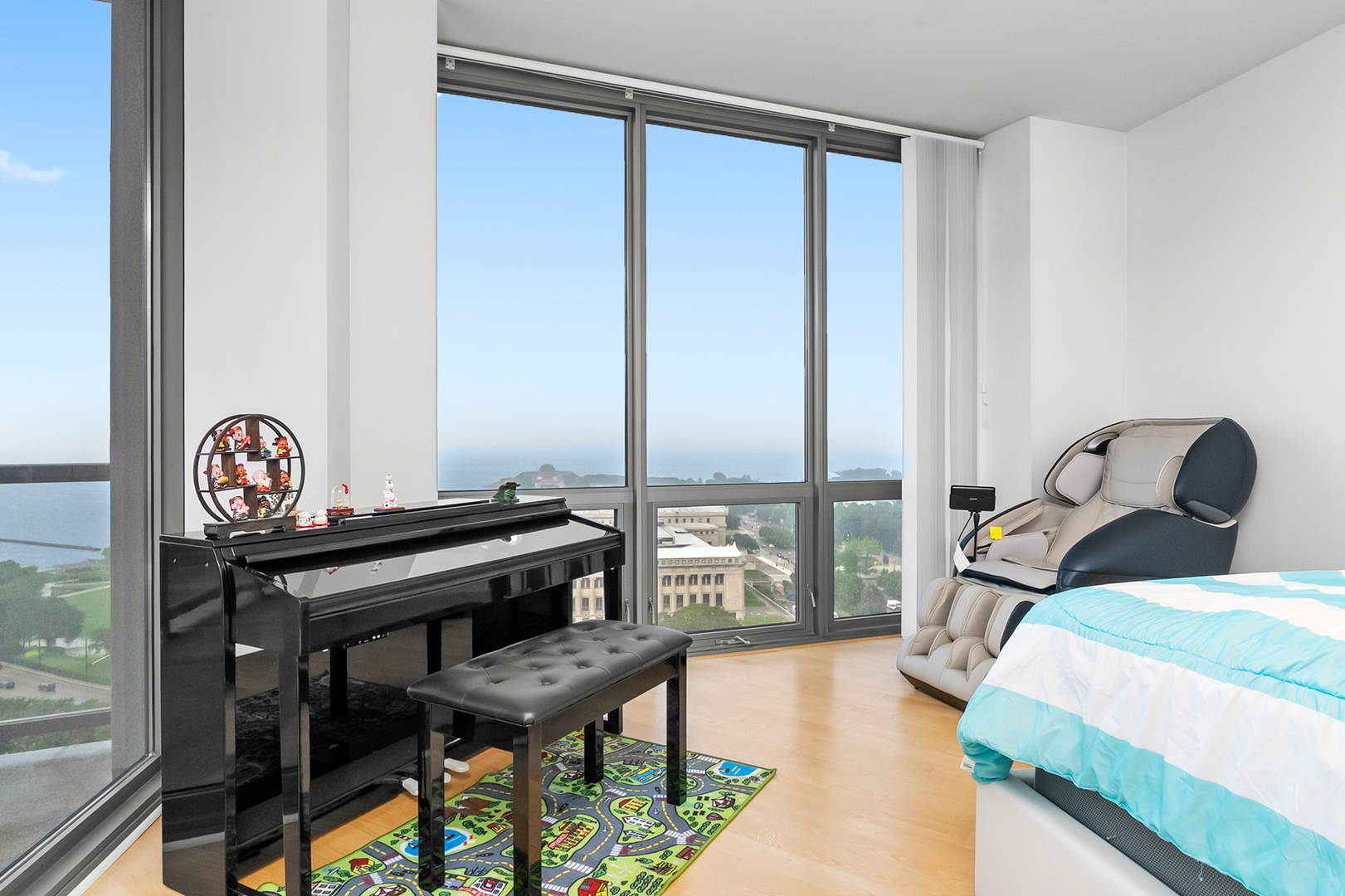 1235 S PRAIRIE Avenue Unit: 2101