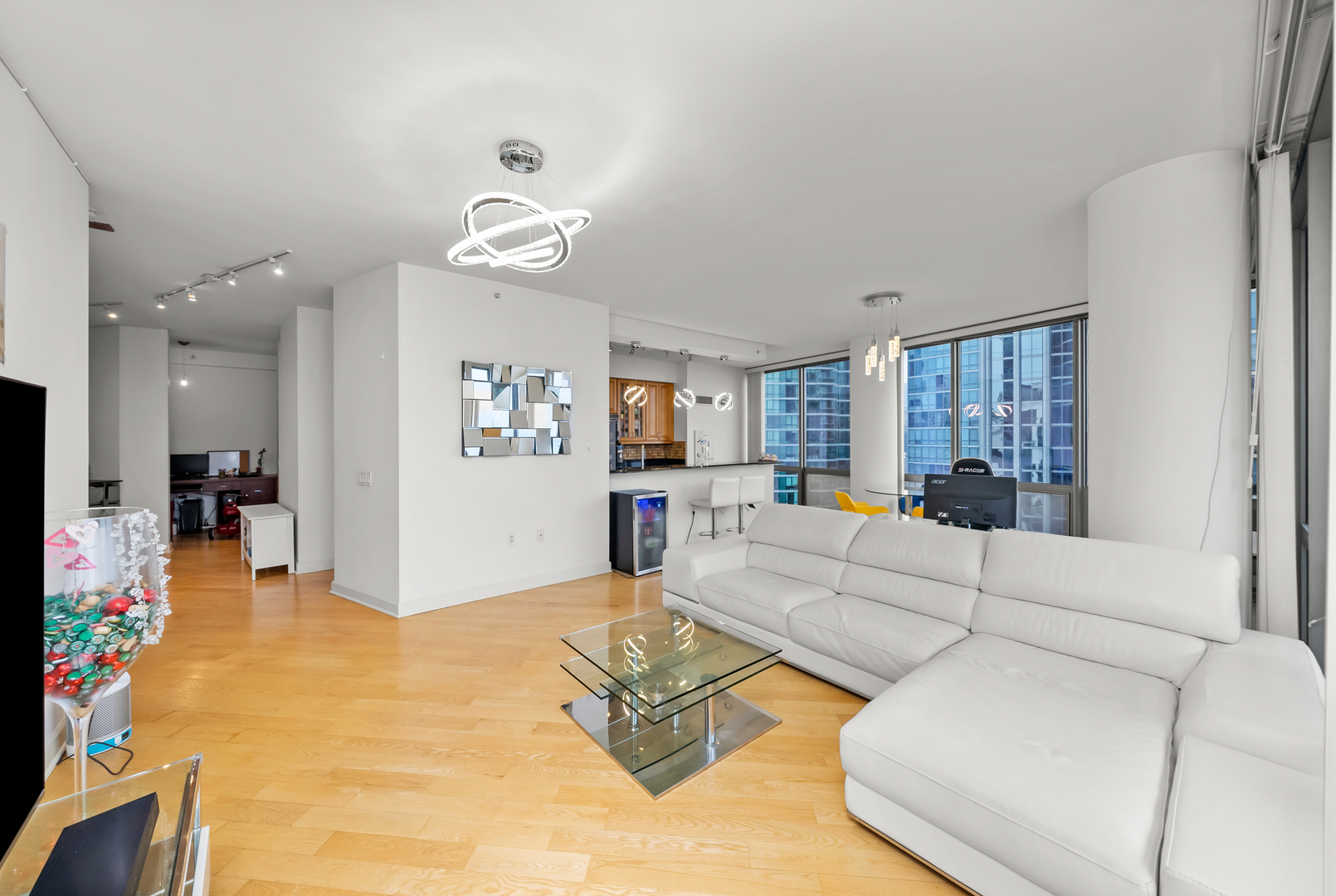 1235 S PRAIRIE Avenue Unit: 2101