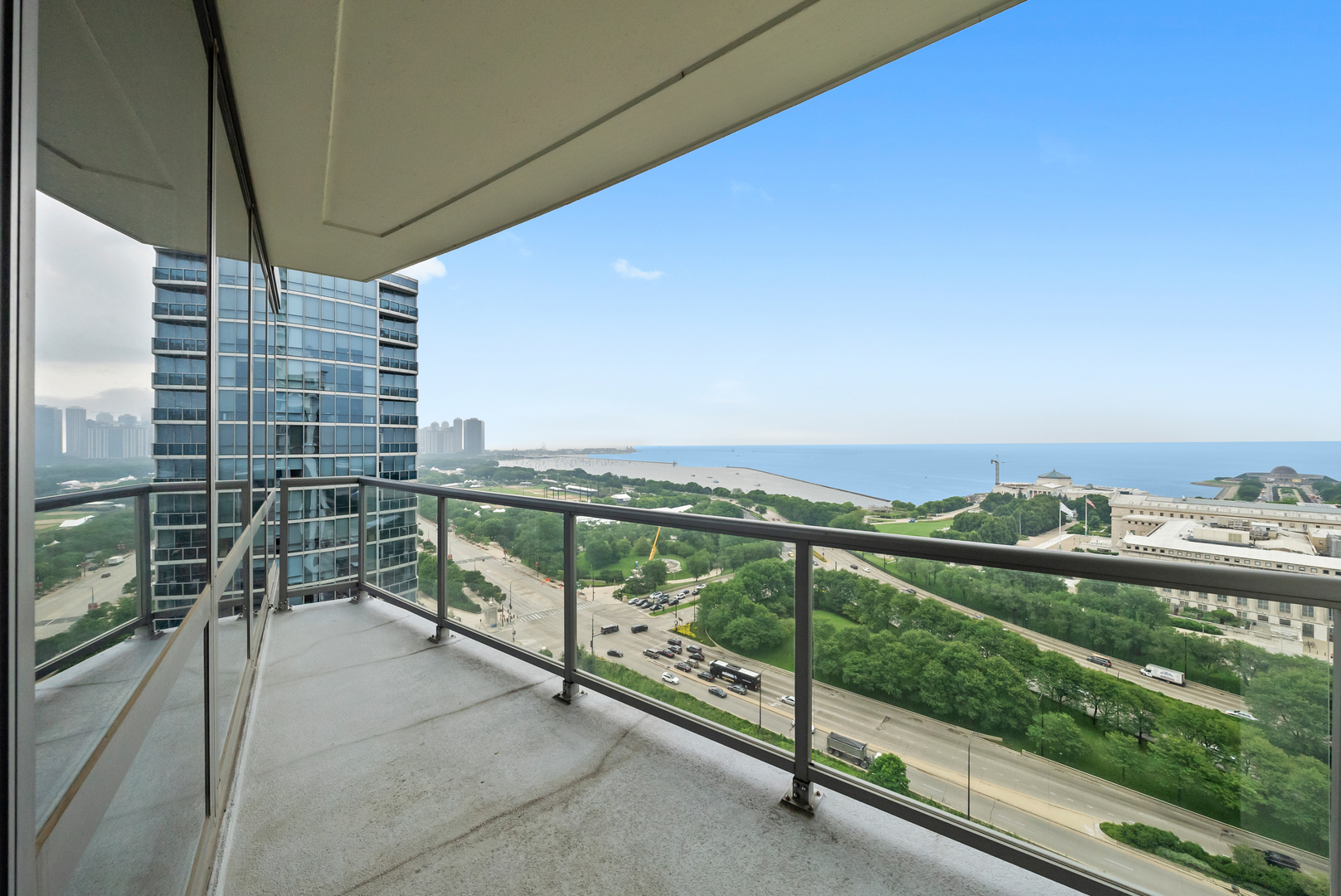 1235 S PRAIRIE Avenue Unit: 2101