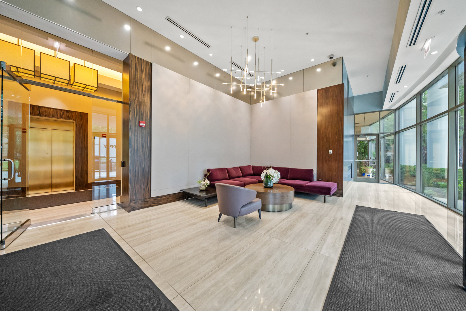 1235 S PRAIRIE Avenue Unit: 2101