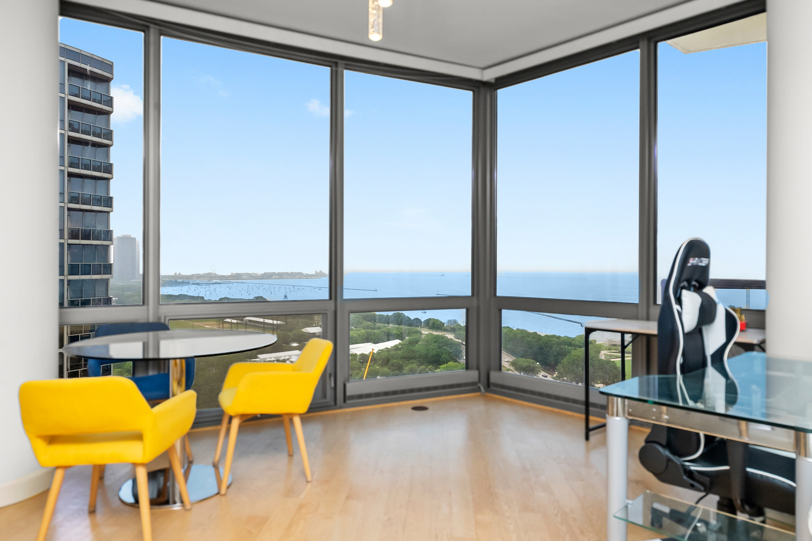 1235 S PRAIRIE Avenue Unit: 2101