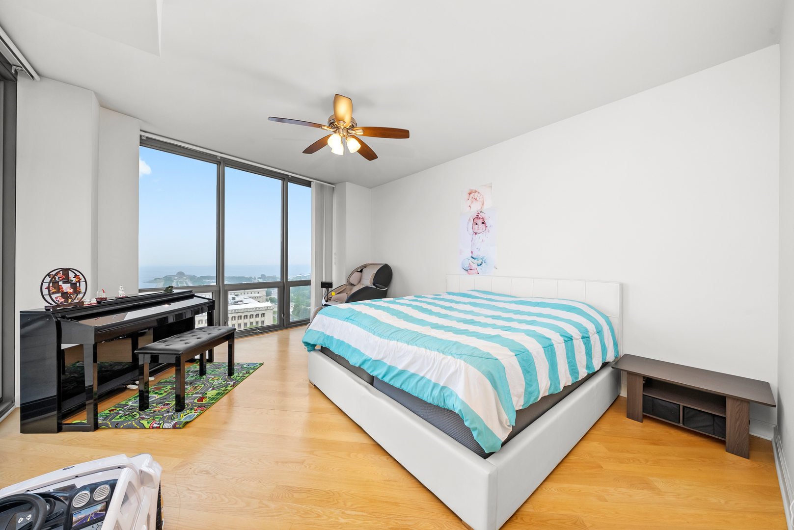 1235 S PRAIRIE Avenue Unit: 2101
