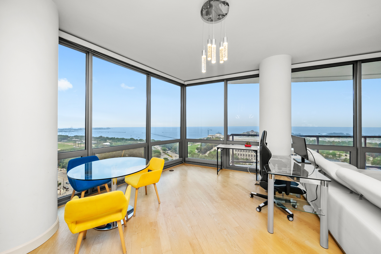 1235 S PRAIRIE Avenue Unit: 2101