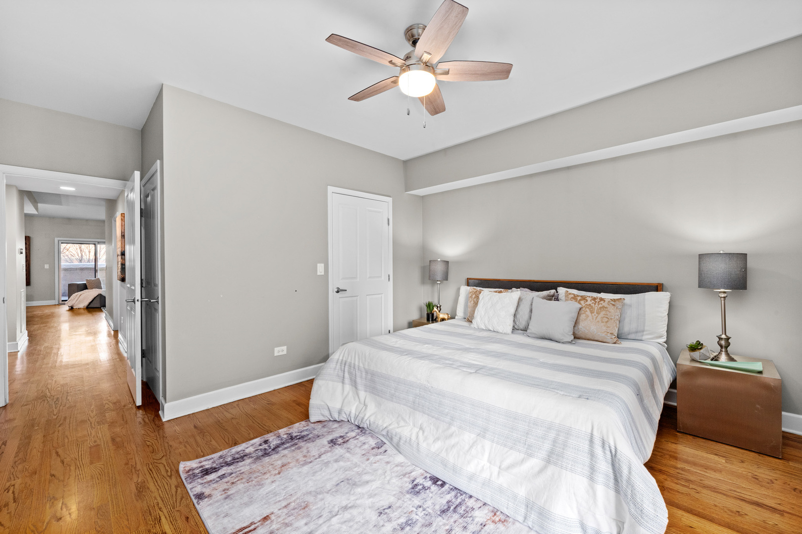 437 W North Avenue Unit: 203