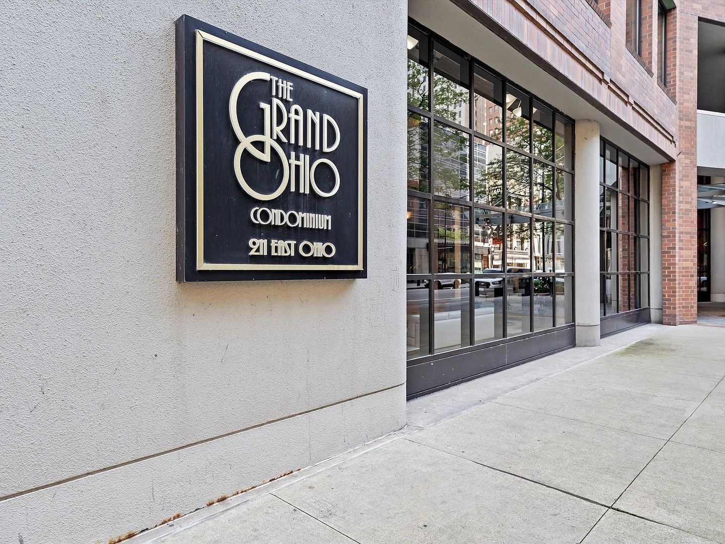 211 E Ohio Street Unit: 307