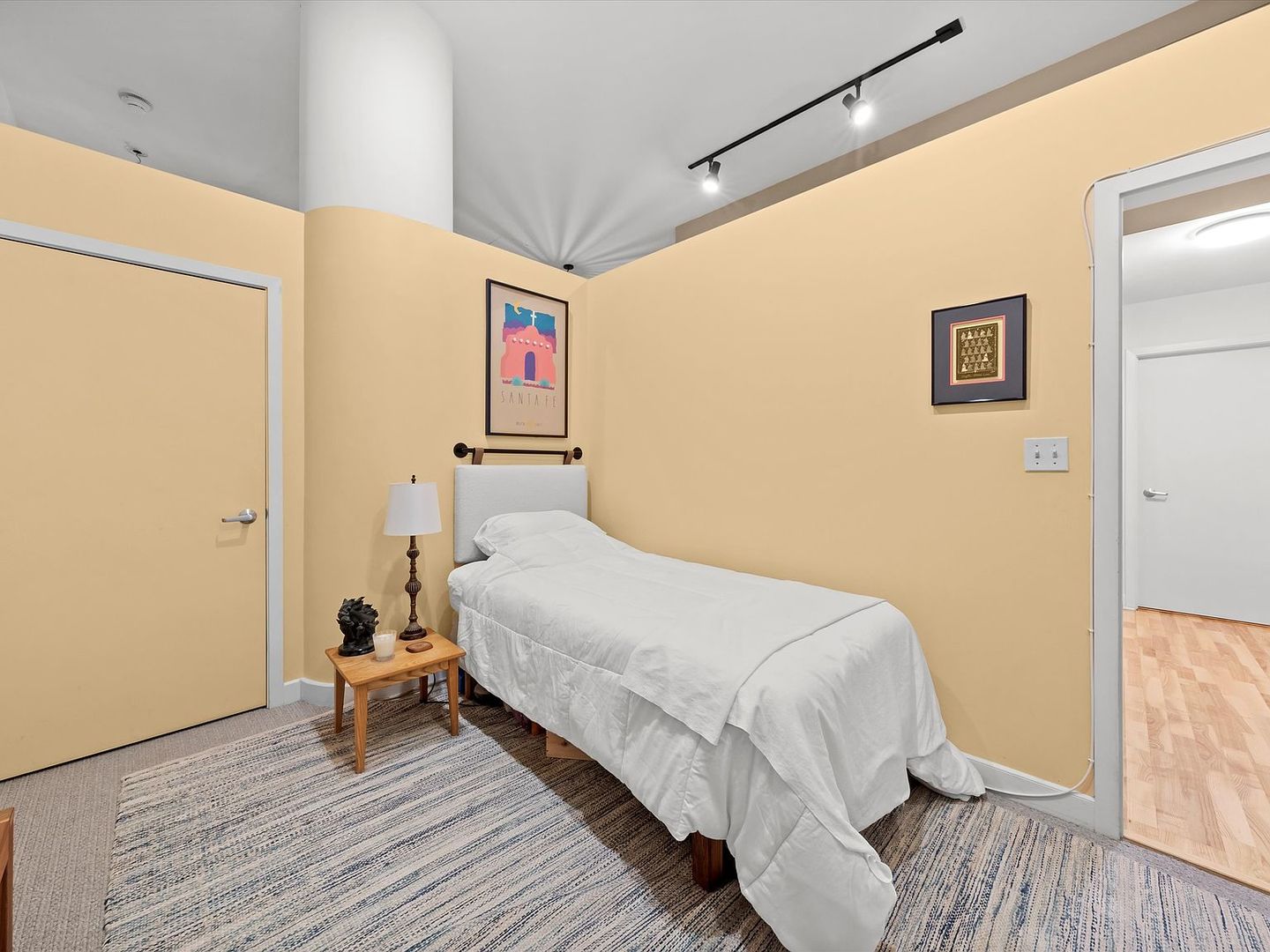 211 E Ohio Street Unit: 307