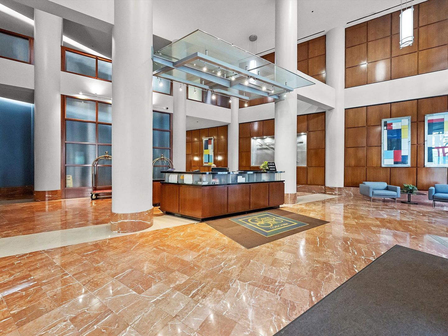 211 E Ohio Street Unit: 307