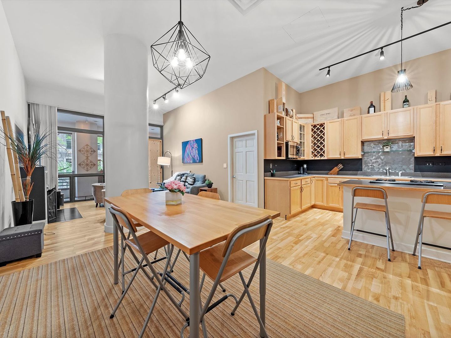 211 E Ohio Street Unit: 307