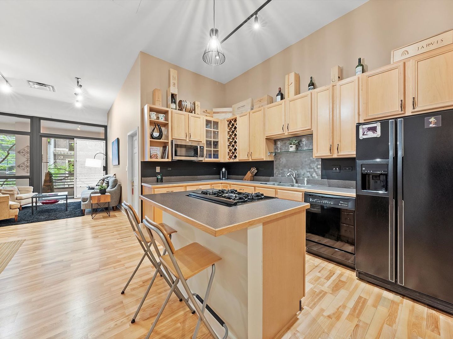 211 E Ohio Street Unit: 307