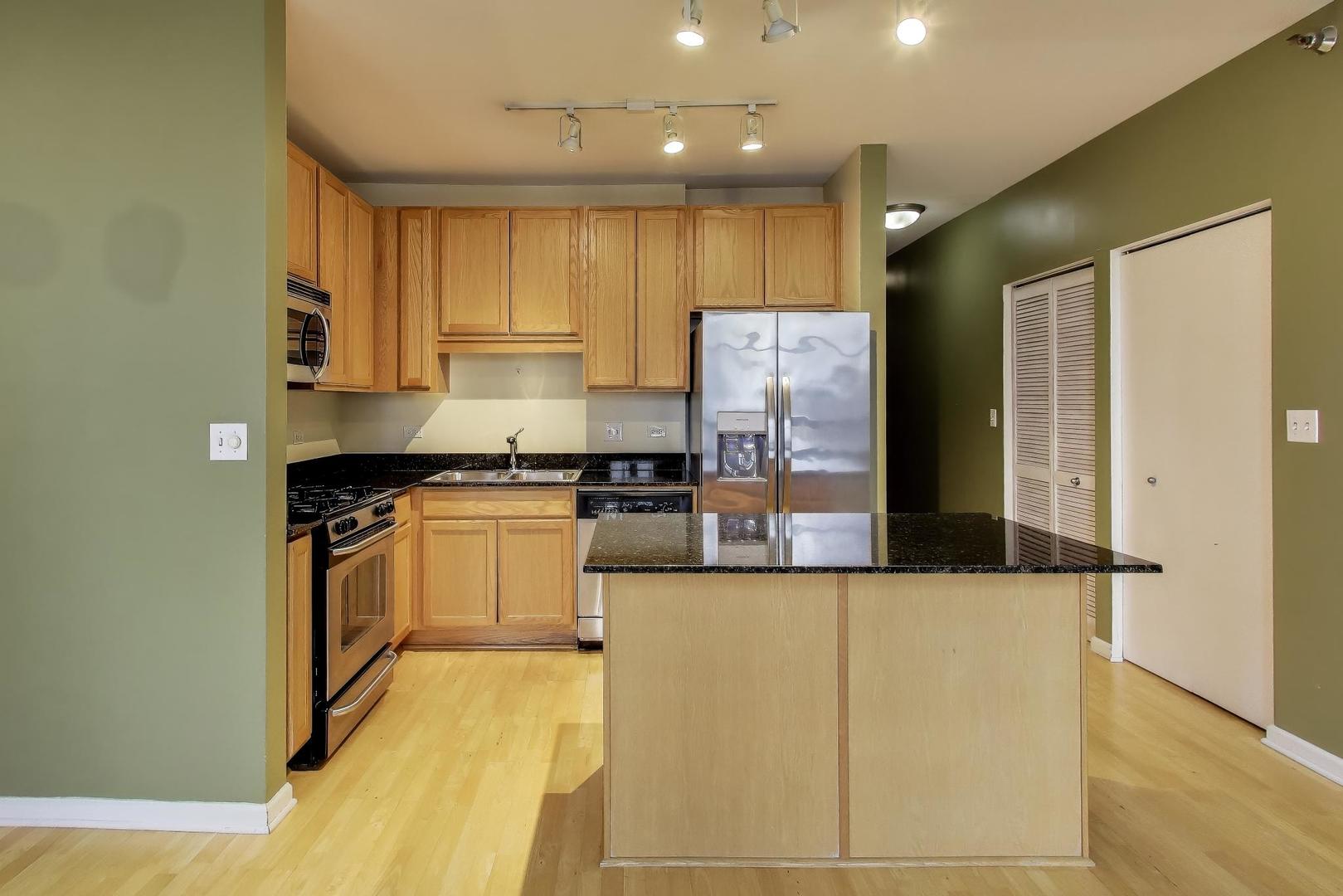 1255 S STATE Street Unit: 1017