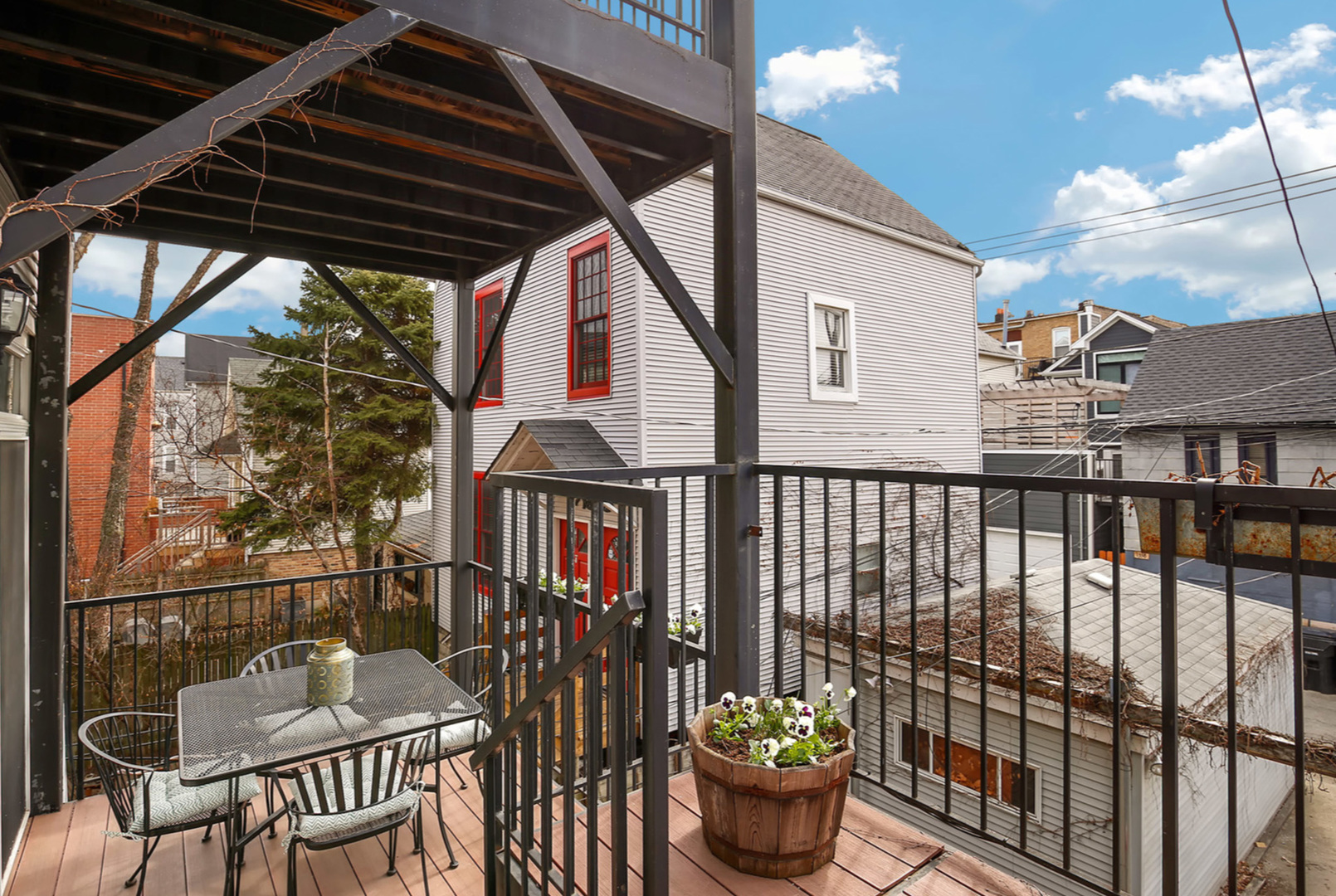 1339 W BARRY Avenue Unit: 2